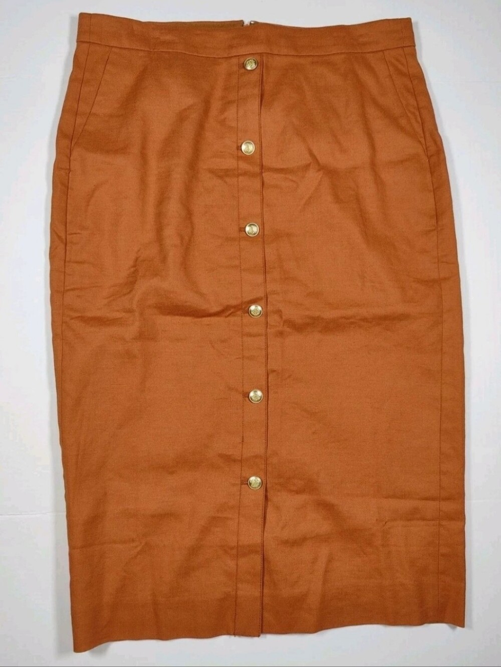 Only button button is functional Waist ~18"Hips ~21"Length ~31"Opening ~20"